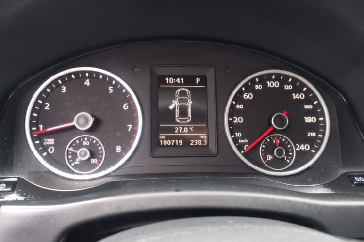 Used Volkswagen Tiguan 2016 300TSI Automatic Two-Wheel Drive Trend Edition Instrument Cluster