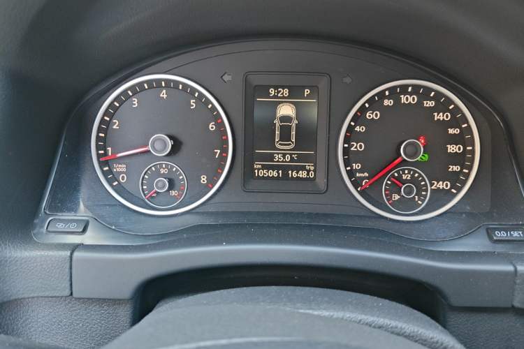 Used Volkswagen Tiguan 2016 280TSI Automatic Two-Wheel Drive Silk Road Comfort Edition Instrument Cluster