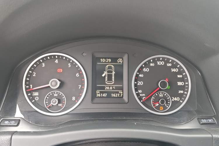 Used Volkswagen Tiguan 2016 280TSI Automatic Two-Wheel-Drive Silk Road Style Edition Instrument Cluster