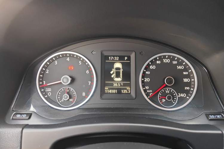 Used Volkswagen Tiguan 2016 280TSI Automatic Two-Wheel-Drive Silk Road Style Edition Instrument Cluster