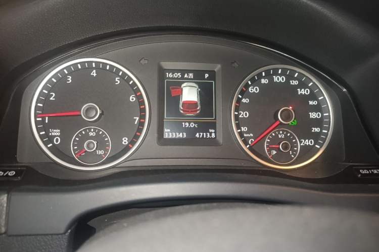 Used Volkswagen Tiguan 2016 300TSI Automatic Two-Wheel Drive Luxury Edition Instrument Cluster