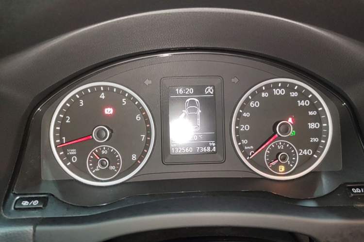 Used Volkswagen Tiguan 2016 280TSI Automatic Two-Wheel Drive Silk Road Comfort Edition Instrument Cluster