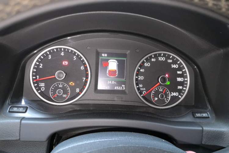 Used Volkswagen Tiguan 2016 300TSI Automatic Two-Wheel Drive Luxury Edition Instrument Cluster