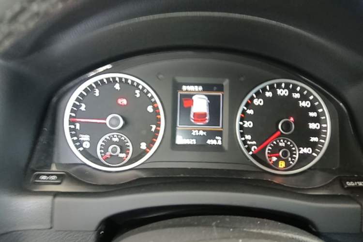 Used Volkswagen Tiguan 2016 300TSI Automatic Two-Wheel Drive Luxury Edition Instrument Cluster