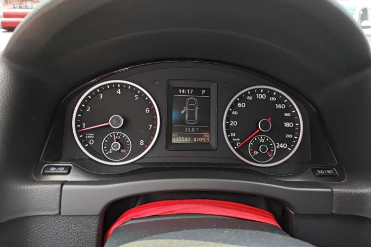 Used Volkswagen Tiguan 2016 280TSI Automatic Two-Wheel-Drive Silk Road Style Edition Instrument Cluster