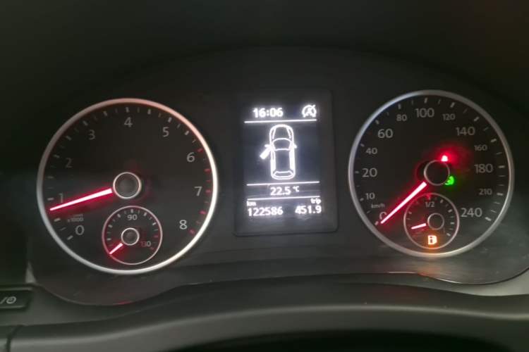 Used Volkswagen Tiguan 2016 280TSI Automatic Two-Wheel Drive Silk Road Comfort Edition Instrument Cluster