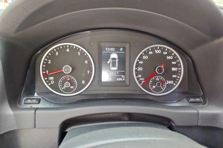Used Volkswagen Tiguan 2016 280TSI Automatic Two-Wheel-Drive Silk Road Style Edition Instrument Cluster