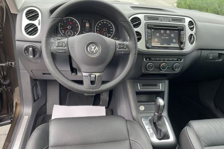 Used Volkswagen Tiguan 2016 300TSI Automatic All-Wheel Drive Luxury Edition Interior 1