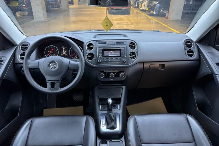 Used Volkswagen Tiguan 2016 280TSI Automatic Two-Wheel-Drive Silk Road Style Edition Interior 1
