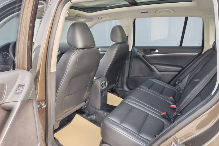 Used Volkswagen Tiguan 2016 300TSI Automatic Two-Wheel Drive Luxury Edition Interior 2