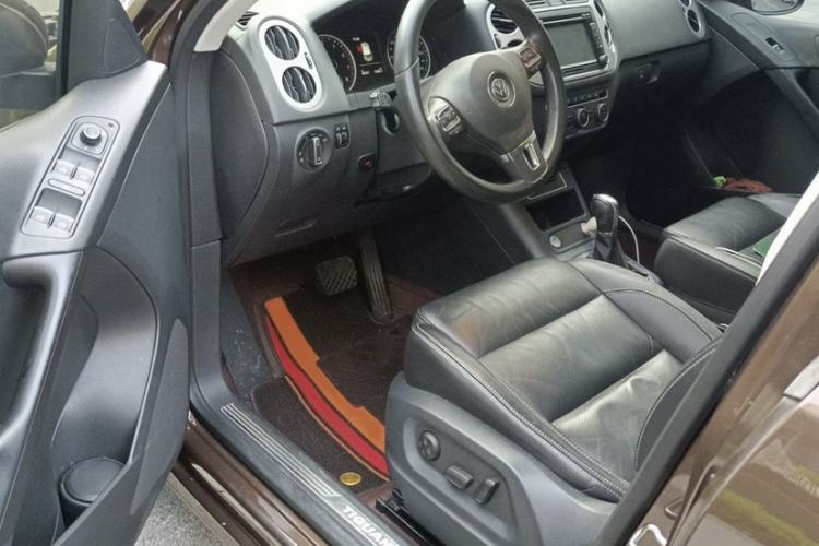 Used Volkswagen Tiguan 2016 300TSI Automatic All-Wheel Drive Luxury Edition Interior 2