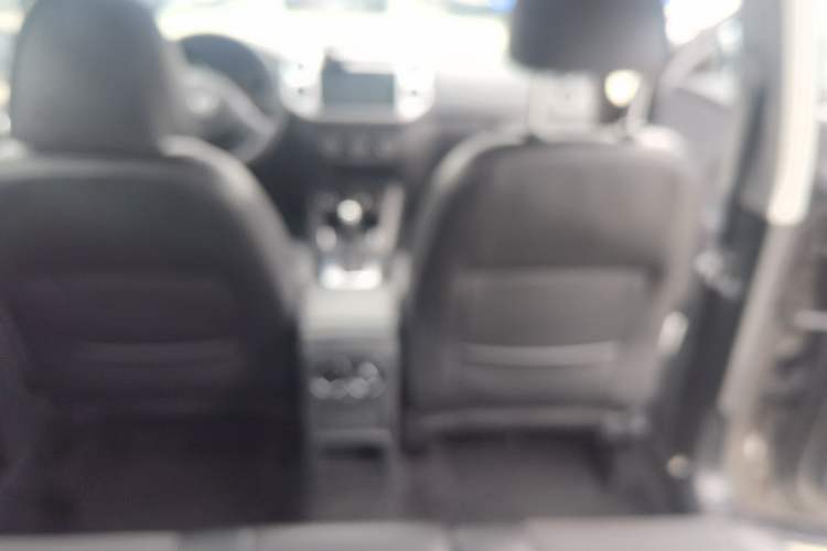 Used Volkswagen Tiguan 2016 280TSI Automatic Two-Wheel-Drive Silk Road Style Edition Interior 2