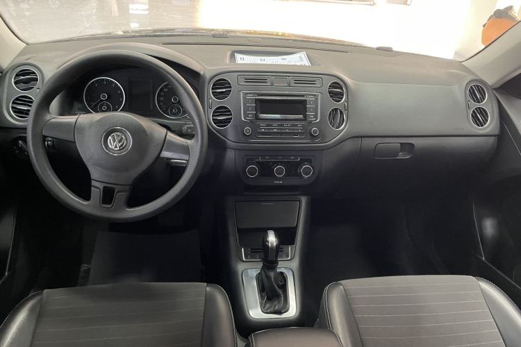 Used Volkswagen Tiguan 2016 280TSI Automatic Two-Wheel-Drive Silk Road Style Edition Interior 2