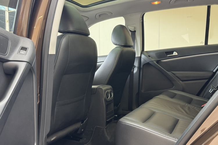 Used Volkswagen Tiguan 2016 300TSI Automatic All-Wheel Drive Luxury Edition Interior 3