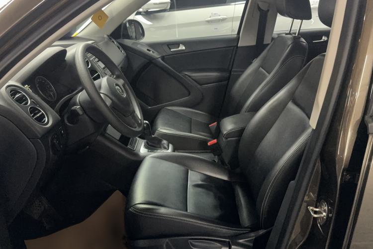Used Volkswagen Tiguan 2016 280TSI Automatic Two-Wheel-Drive Silk Road Style Edition Interior 3