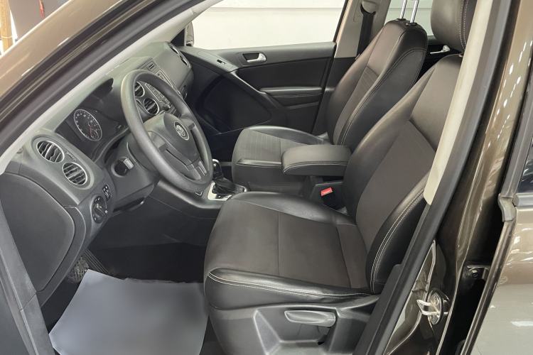 Used Volkswagen Tiguan 2016 280TSI Automatic Two-Wheel-Drive Silk Road Style Edition Interior 3