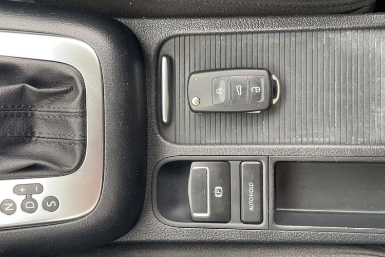 Used Volkswagen Tiguan 2016 280TSI Automatic Two-Wheel-Drive Silk Road Style Edition Interior 4