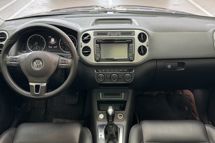 Used Volkswagen Tiguan 2016 300TSI Automatic All-Wheel Drive Luxury Edition Interior 5