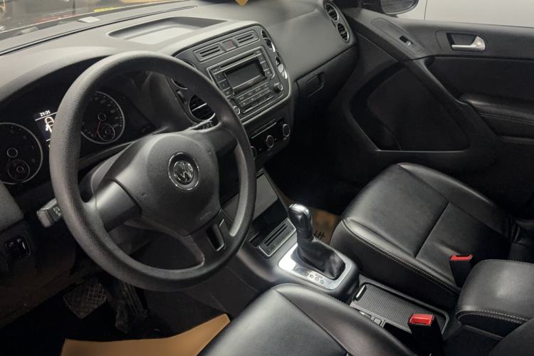 Used Volkswagen Tiguan 2016 280TSI Automatic Two-Wheel-Drive Silk Road Style Edition Interior 5