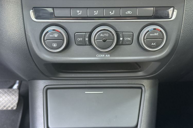 Used Volkswagen Tiguan 2016 280TSI Automatic Two-Wheel Drive Silk Road Comfort Edition Interior 7