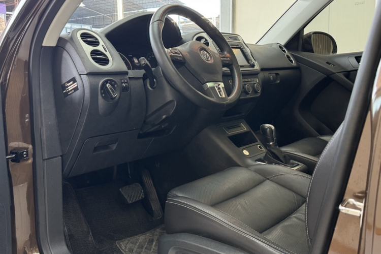Used Volkswagen Tiguan 2016 300TSI Automatic All-Wheel Drive Luxury Edition Interior 7