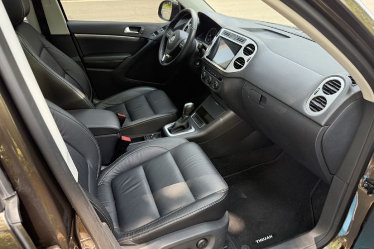 Used Volkswagen Tiguan 2016 280TSI Automatic Two-Wheel Drive Silk Road Comfort Edition Interior 8