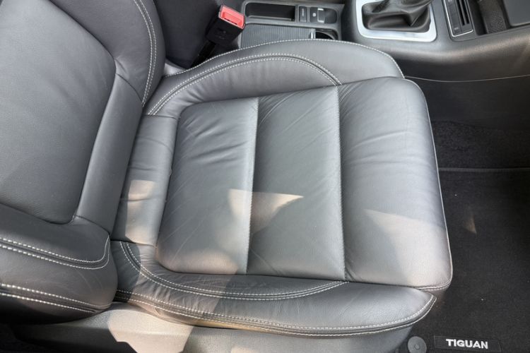 Used Volkswagen Tiguan 2016 280TSI Automatic Two-Wheel Drive Silk Road Comfort Edition Interior 9