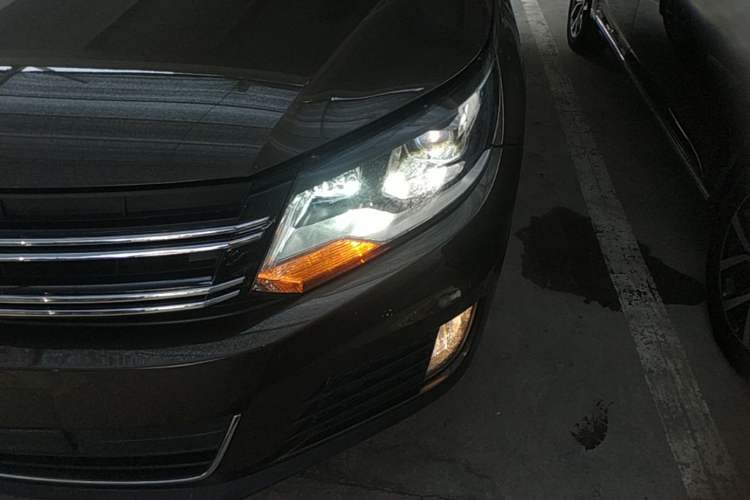Used Volkswagen Tiguan 2016 300TSI Automatic Two-Wheel Drive Comfort Edition Left Front Headlight