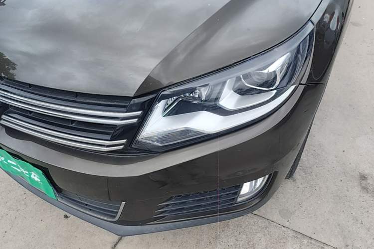 Used Volkswagen Tiguan 2016 300TSI Automatic All-Wheel Drive Luxury Edition Left Front Headlight
