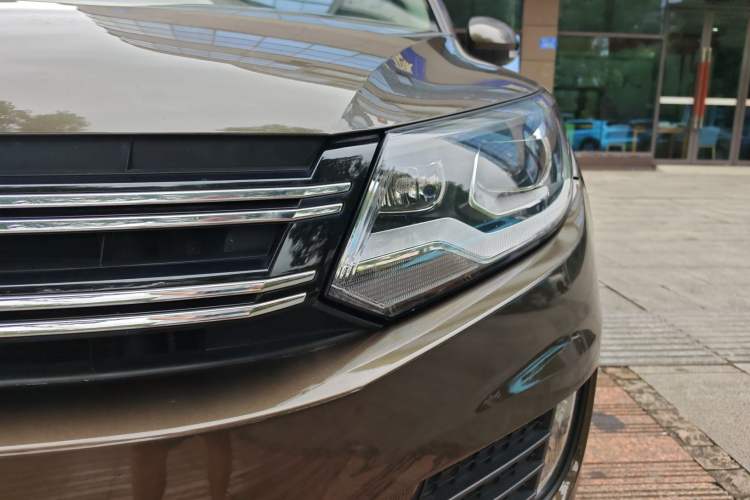 Used Volkswagen Tiguan 2016 280TSI Automatic Two-Wheel-Drive Silk Road Style Edition Left Front Headlight