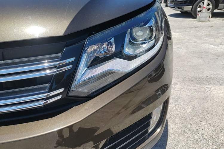 Used Volkswagen Tiguan 2016 300TSI Automatic Two-Wheel Drive Trend Edition Left Front Headlight