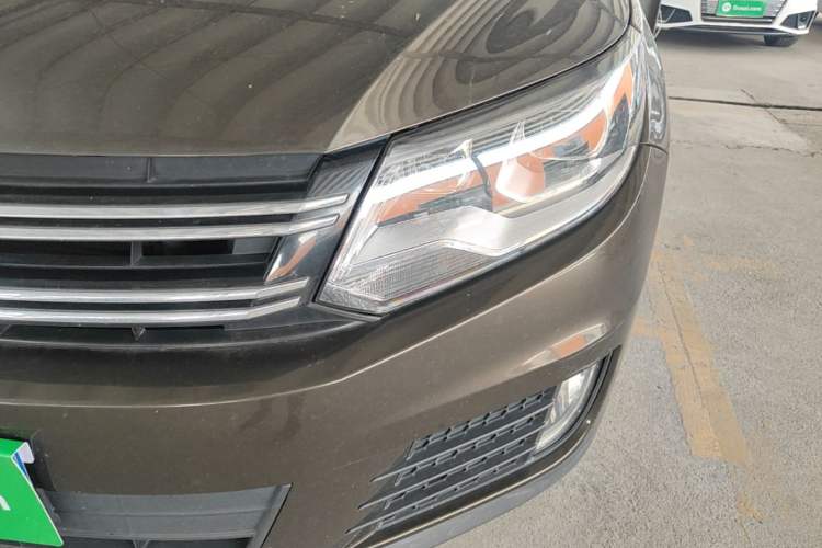 Used Volkswagen Tiguan 2016 280TSI Automatic Two-Wheel-Drive Silk Road Style Edition Left Front Headlight