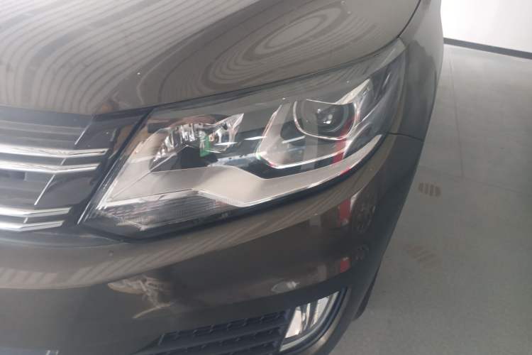 Used Volkswagen Tiguan 2016 280TSI Automatic Two-Wheel-Drive Silk Road Style Edition Left Front Headlight