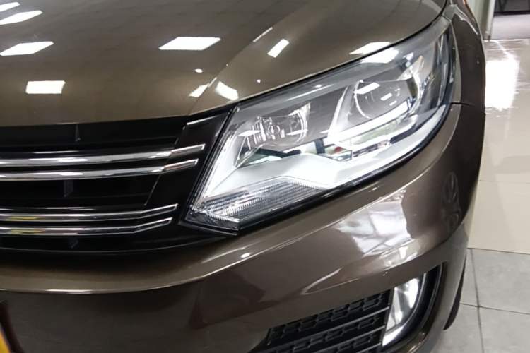 Used Volkswagen Tiguan 2016 280TSI Automatic Two-Wheel Drive Silk Road Comfort Edition Left Front Headlight