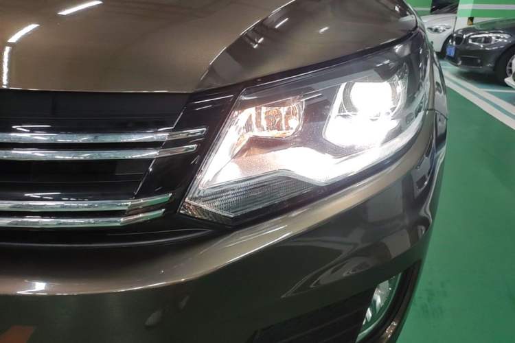 Used Volkswagen Tiguan 2016 280TSI Automatic Two-Wheel Drive Silk Road Comfort Edition Left Front Headlight