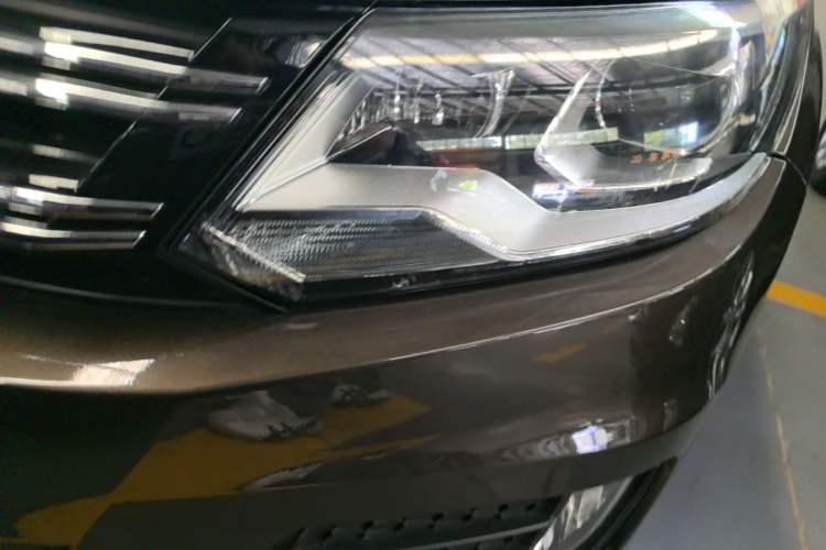 Used Volkswagen Tiguan 2016 280TSI Automatic Two-Wheel Drive Silk Road Comfort Edition Left Front Headlight