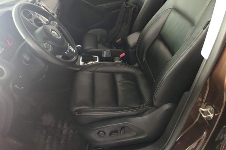 Used Volkswagen Tiguan 2016 300TSI Automatic All-Wheel Drive Luxury Edition Left Front Seat