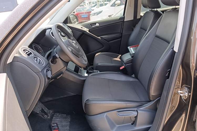 Used Volkswagen Tiguan 2016 280TSI Automatic Two-Wheel-Drive Silk Road Style Edition Left Front Seat