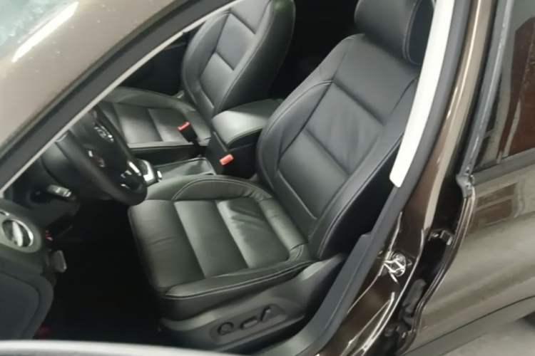 Used Volkswagen Tiguan 2016 280TSI Automatic Two-Wheel Drive Silk Road Comfort Edition Left Front Seat