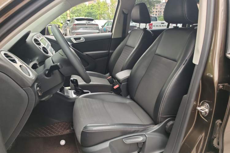 Used Volkswagen Tiguan 2016 280TSI Automatic Two-Wheel-Drive Silk Road Style Edition Left Front Seat
