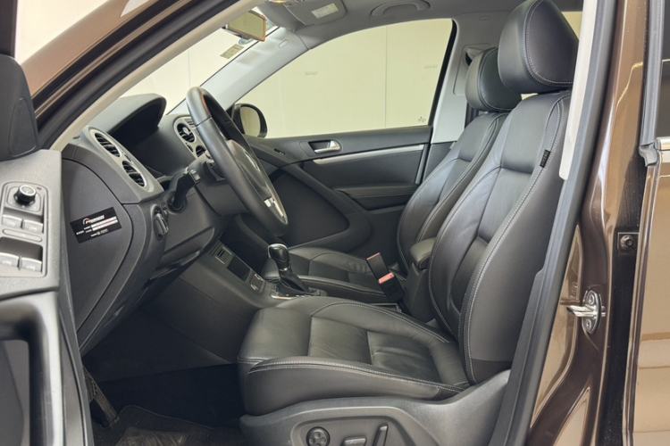 Used Volkswagen Tiguan 2016 300TSI Automatic All-Wheel Drive Luxury Edition Left Front Seat