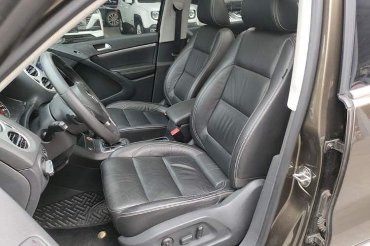 Used Volkswagen Tiguan 2016 300TSI Automatic All-Wheel Drive Luxury Edition Left Front Seat