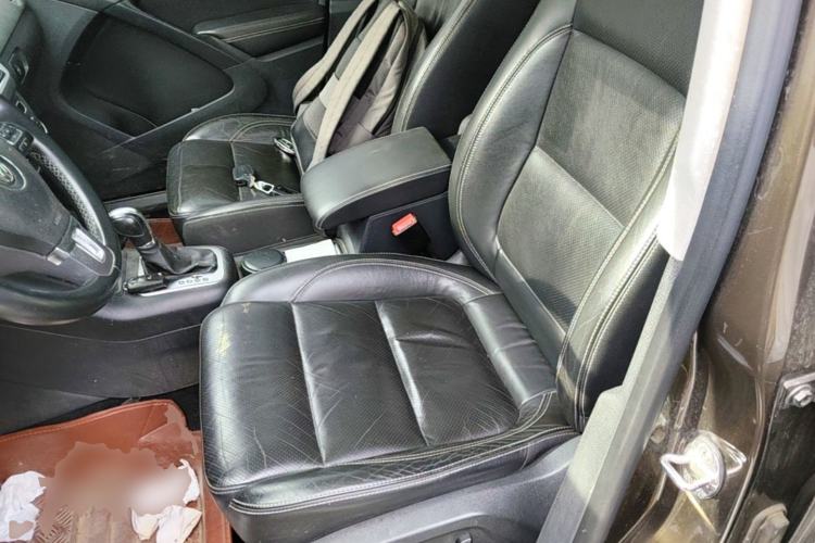 Used Volkswagen Tiguan 2016 300TSI Automatic All-Wheel Drive Luxury Edition Left Front Seat