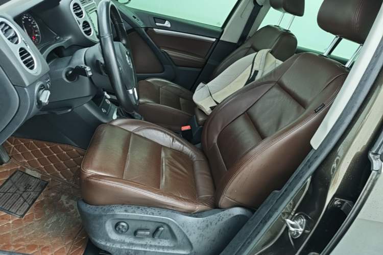 Used Volkswagen Tiguan 2016 300TSI Automatic All-Wheel Drive Luxury Edition Left Front Seat