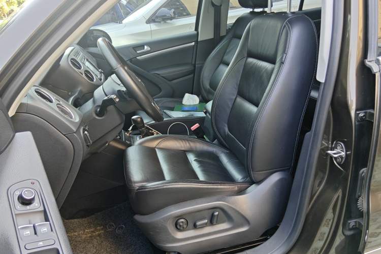 Used Volkswagen Tiguan 2016 300TSI Automatic All-Wheel Drive Luxury Edition Left Front Seat