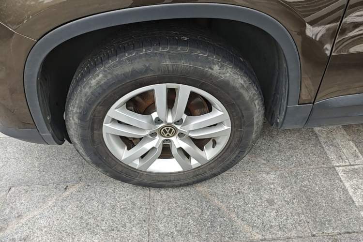 Used Volkswagen Tiguan 2016 300TSI Automatic Two-Wheel Drive Trend Edition Left Front Wheel Hub