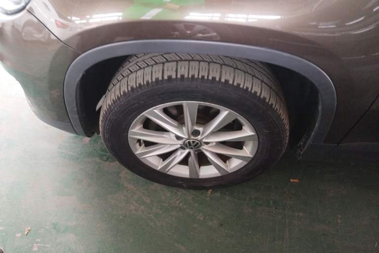 Used Volkswagen Tiguan 2016 300TSI Automatic All-Wheel Drive Fashion Vision Edition Left Front Wheel Hub