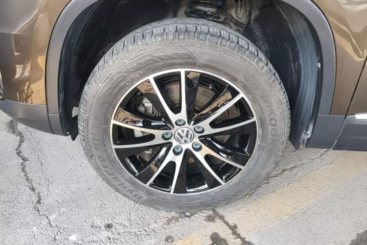 Used Volkswagen Tiguan 2016 300TSI Automatic Two-Wheel Drive Luxury Edition Left Front Wheel Hub