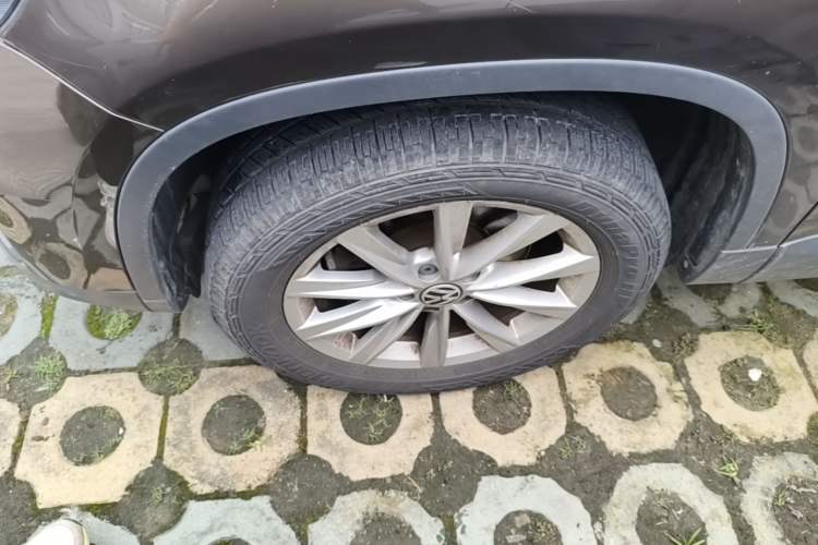 Used Volkswagen Tiguan 2016 300TSI Automatic Two-Wheel Drive Comfort Edition Left Front Wheel Hub