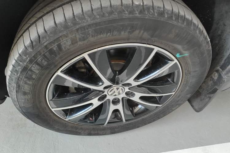 Used Volkswagen Tiguan 2016 300TSI Automatic All-Wheel Drive Luxury Edition Left Front Wheel Hub